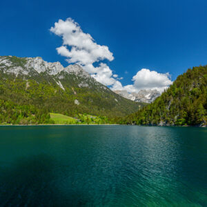 Hintersteinersee am Wilden Kaiser mit Bergkette
