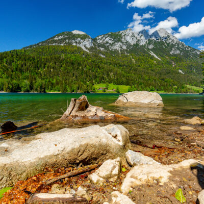 Am Ufer des Hintersteinersee am Wilden Kaiser, Tirol, Österreich
