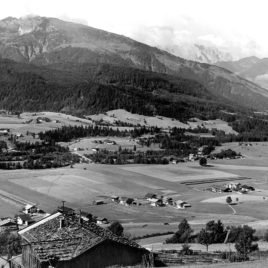 Reit im Winkl mit Blick zum Unterberg und Kaisergebirge