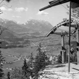 Walmbergsesselbahn Bergstation mit Blick zum Kaisergebirge